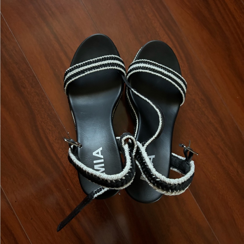 Wedges with striped design
